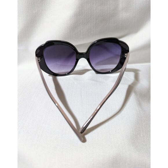 Mimi Black Oversized Retro Style Butterfly Sunglasses Stripes - Picture 4 of 7